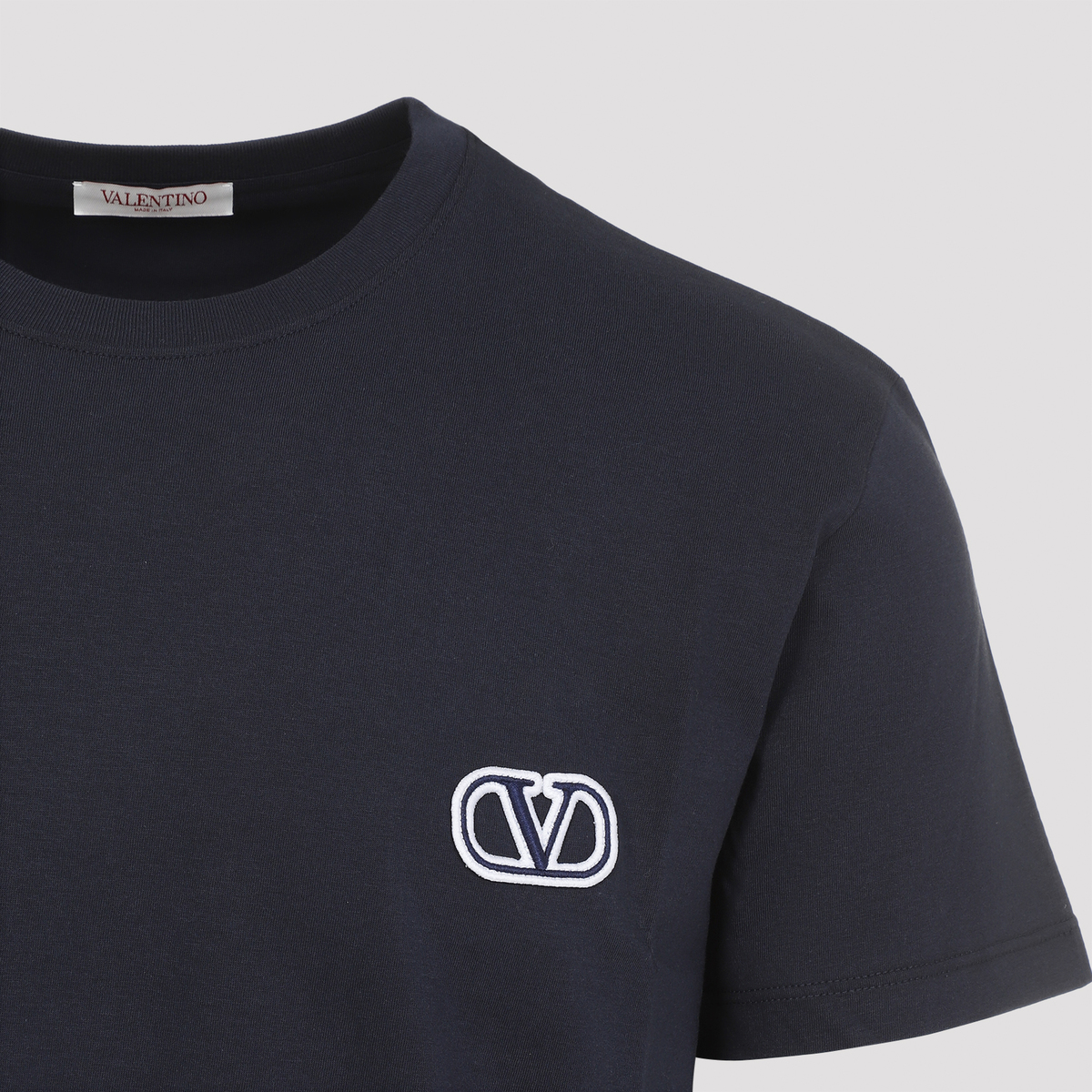 スタイリッシュ♪【VALENTINO】small V LOGO shirt Valentino Men's Small V Logo T Shirt White - Curated Menswear