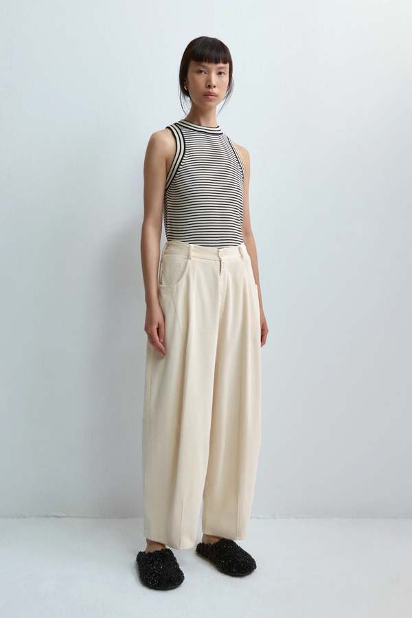 Cordera Corduroy Baggy Pants in Brown