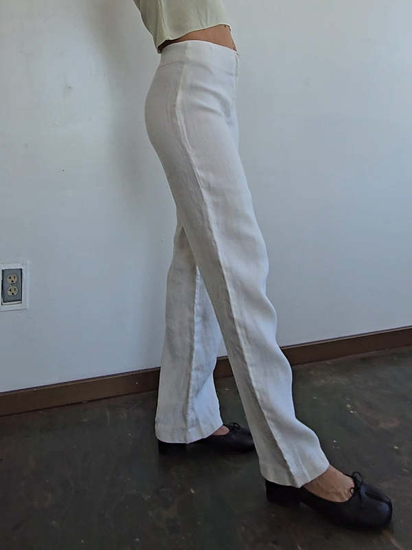 Relaxed Tapered Leg Trousers in Antique White