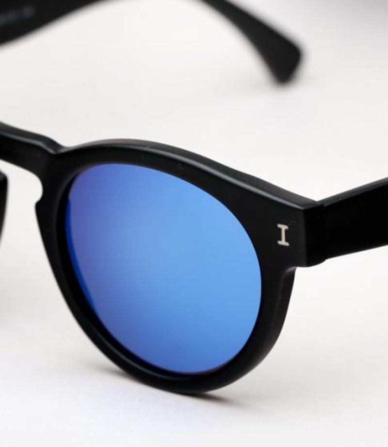 Illesteva Leonard Black Matte Blue Lens | Garmentory display picture 1