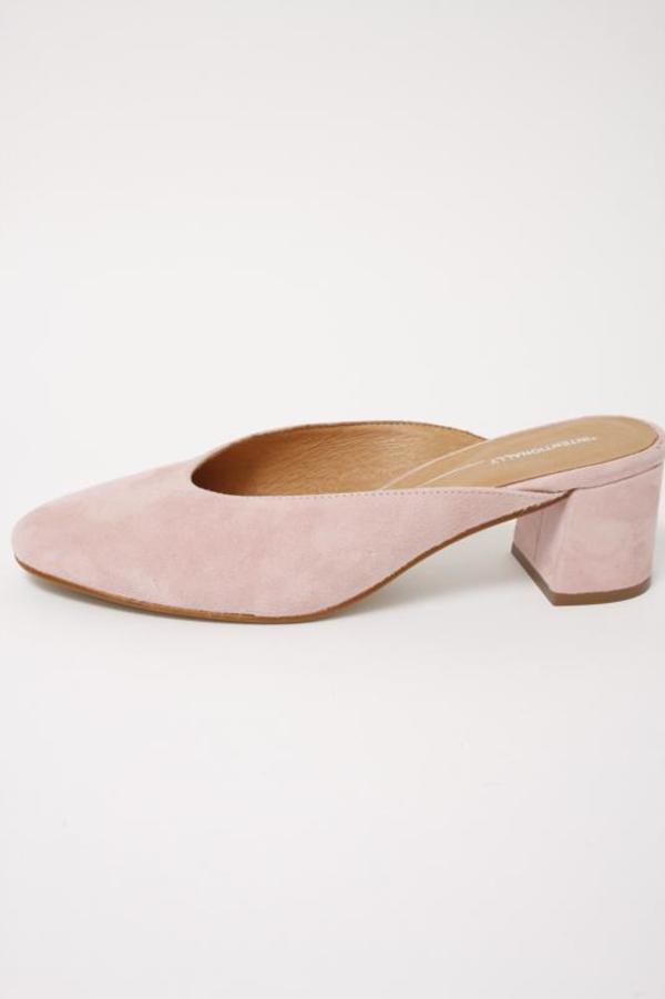 Intentionally Blank Daisy Mules Intentionally Blank Daisy Mules