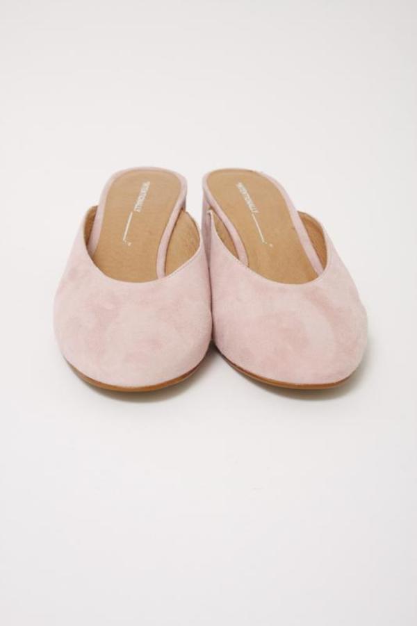 Intentionally Blank Daisy Mules Intentionally Blank Daisy Mules