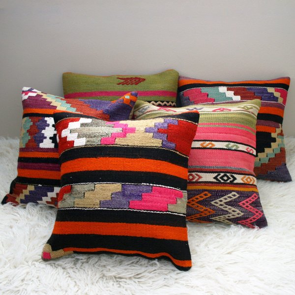 Akila Vintage Kilim Pillow Cover Akila Vintage Kilim Pillow Cover