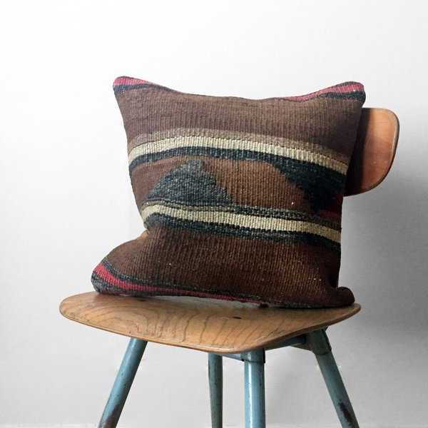 Gilly Vintage Kilim Pillow Cover Gilly Vintage Kilim Pillow Cover