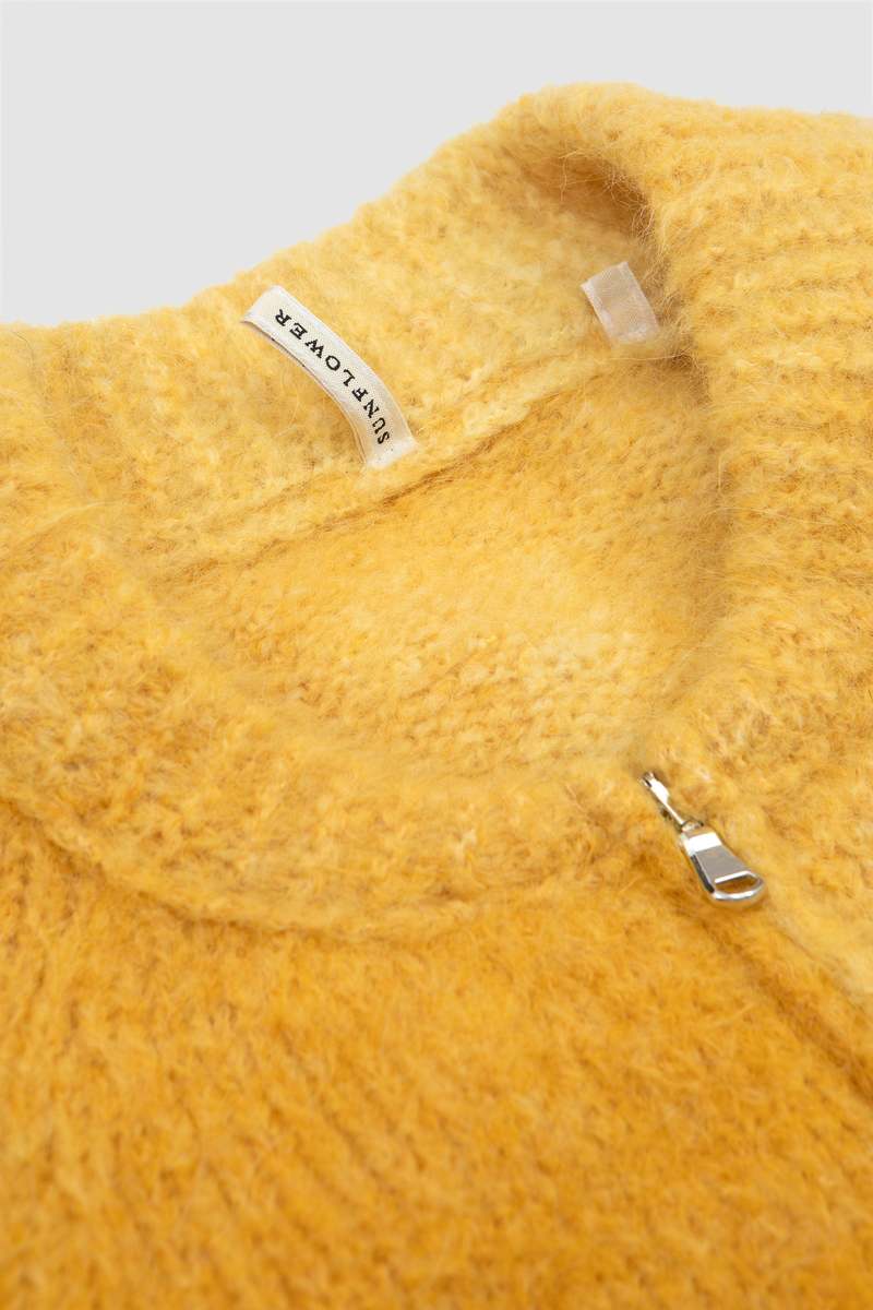 【関税込み】Sunflower イエロー Ombre カーディガン Sunflower Ombre Zip Cardigan - Yellow | Garmentory