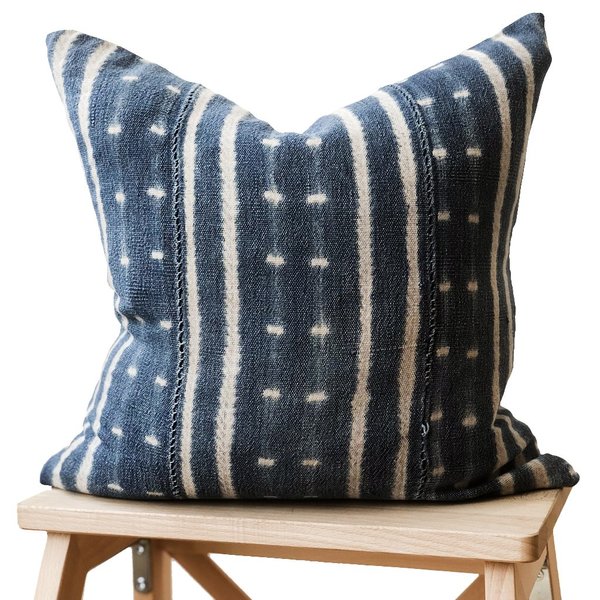 Valiente Goods Small Indigo Pillow 04 Valiente Goods Small Indigo Pillow 04