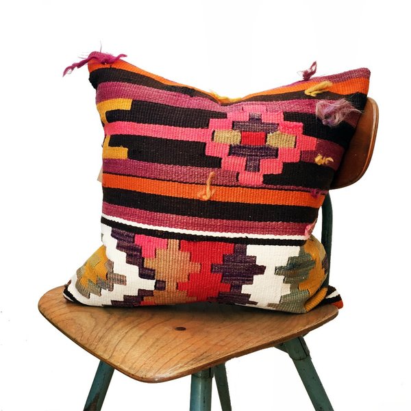 Valiente Goods Sophia Vintage Kilim Pillow Cover Valiente Goods Sophia Vintage Kilim Pillow Cover