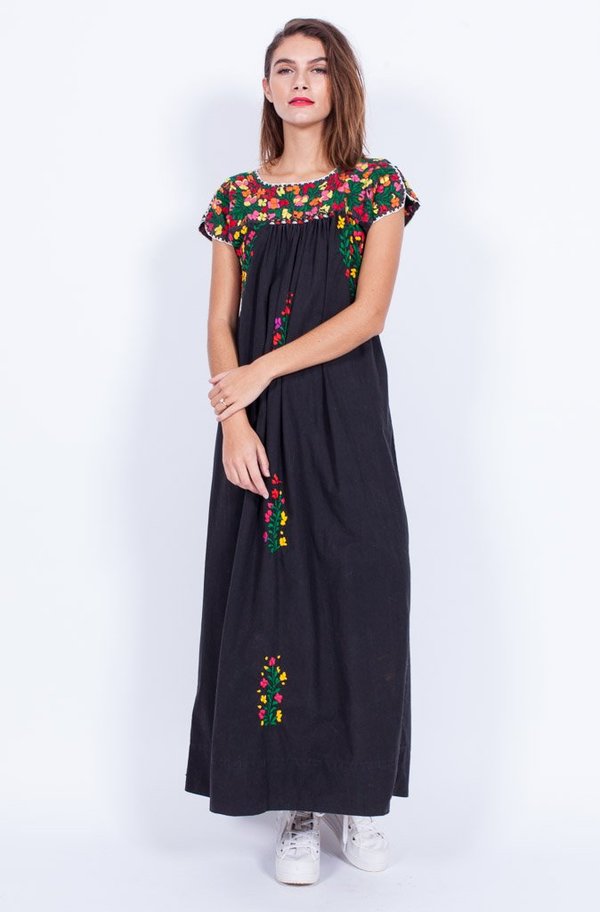 EMBROIDERY BLACK DRESS (SMALL-MEDIUM) EMBROIDERY BLACK DRESS (SMALL-MEDIUM)