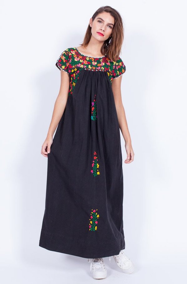 EMBROIDERY BLACK DRESS (SMALL-MEDIUM) EMBROIDERY BLACK DRESS (SMALL-MEDIUM)
