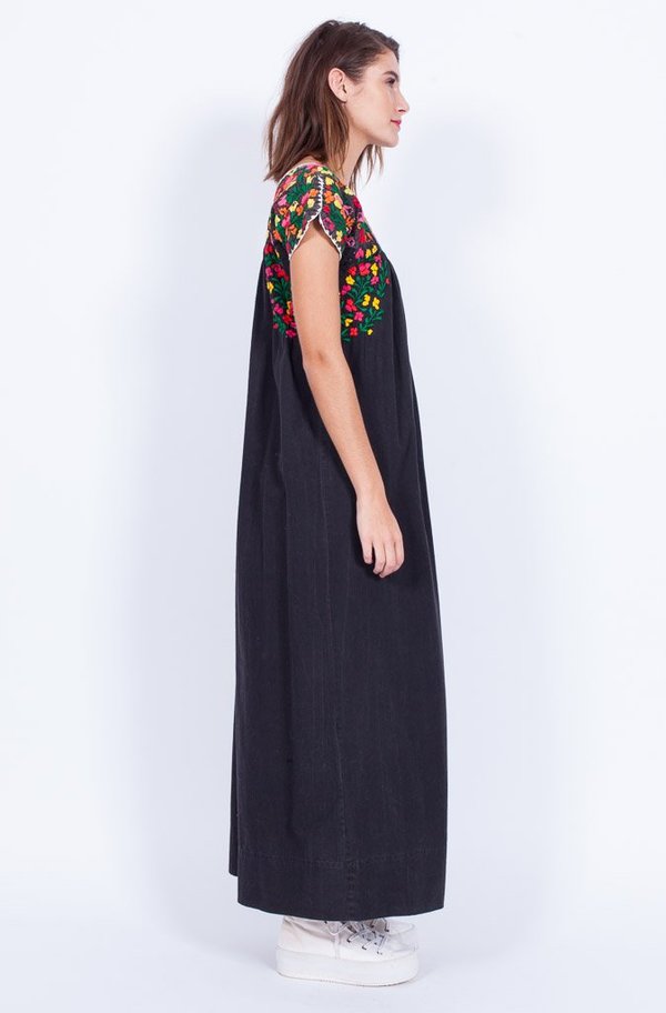 EMBROIDERY BLACK DRESS (SMALL-MEDIUM) EMBROIDERY BLACK DRESS (SMALL-MEDIUM)