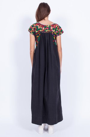 EMBROIDERY BLACK DRESS (SMALL-MEDIUM) EMBROIDERY BLACK DRESS (SMALL-MEDIUM)