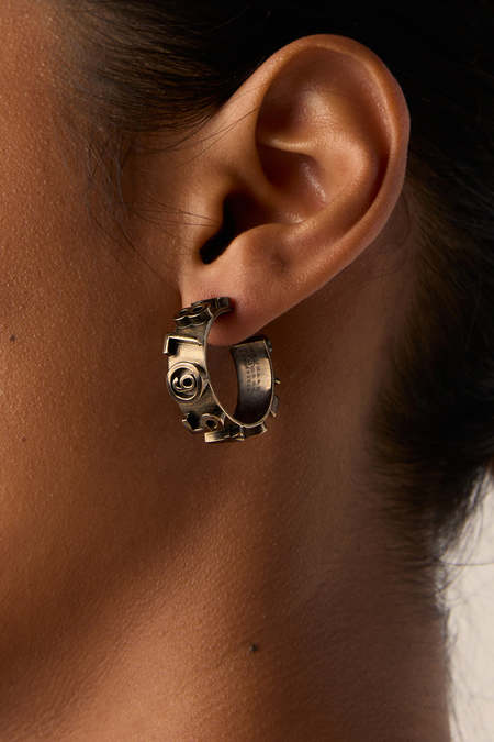 【送料&関税込】Maison Margiela Numerical Logo Earrings 20145165_51703354_600.jpg