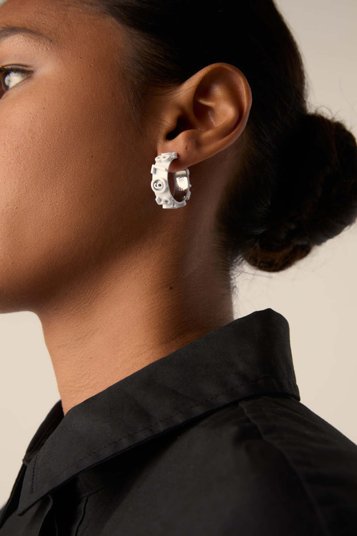 MM6 MAISON MARGIELA Numeric Hoop earrings - White | Garmentory