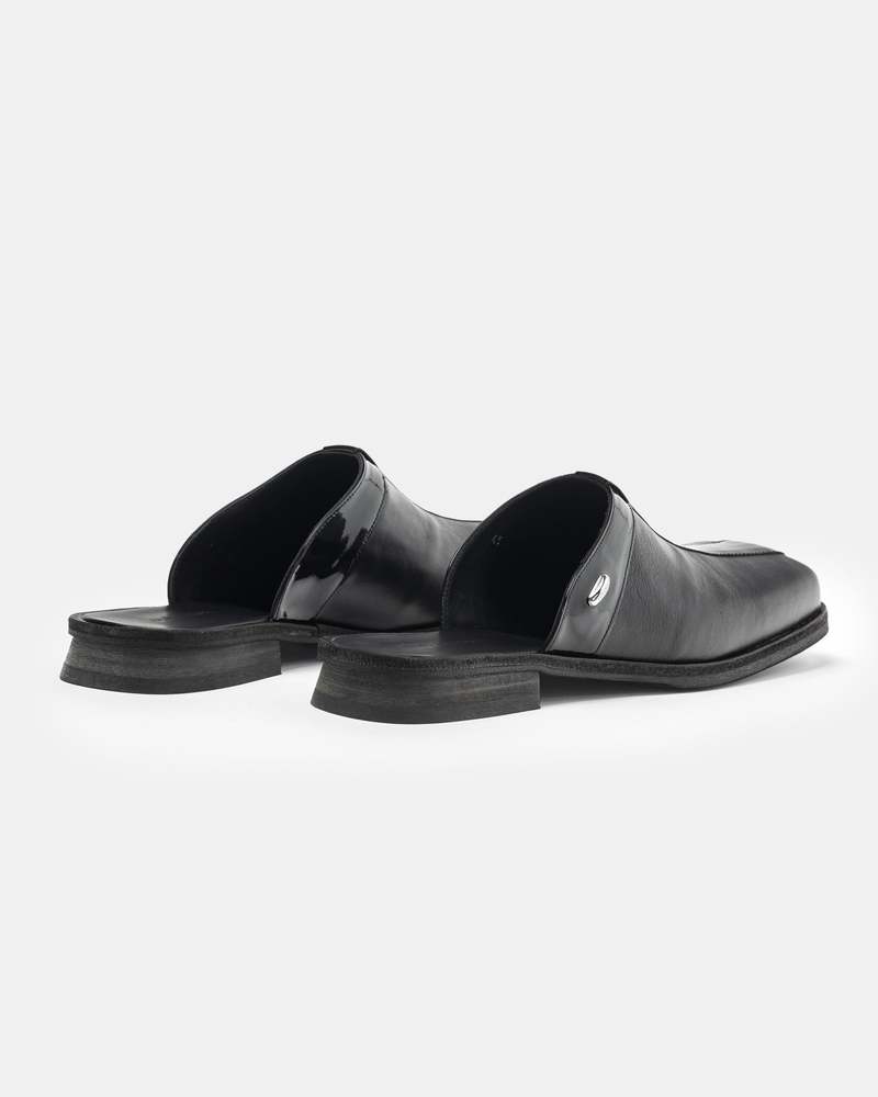 OUR LEGACY｜MULES (BLUNT MULE TOP DYED BLACK LEATHER (A2 Our Legacy - Camion Mule Black Leather | Our Legacy