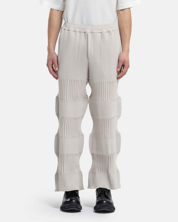 パンツ CFCL FLUTED TAPERED PANTS FLUTED TAPERED PANTS