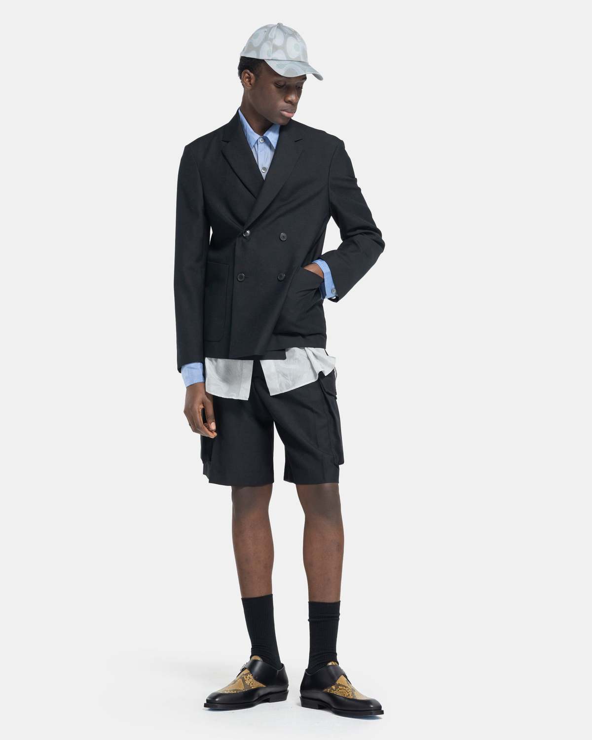 Piers-Bis-Shorts-in-Black-