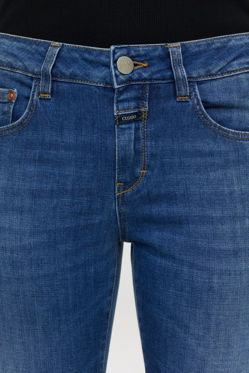 Closed Baker Jean - Mid Blue