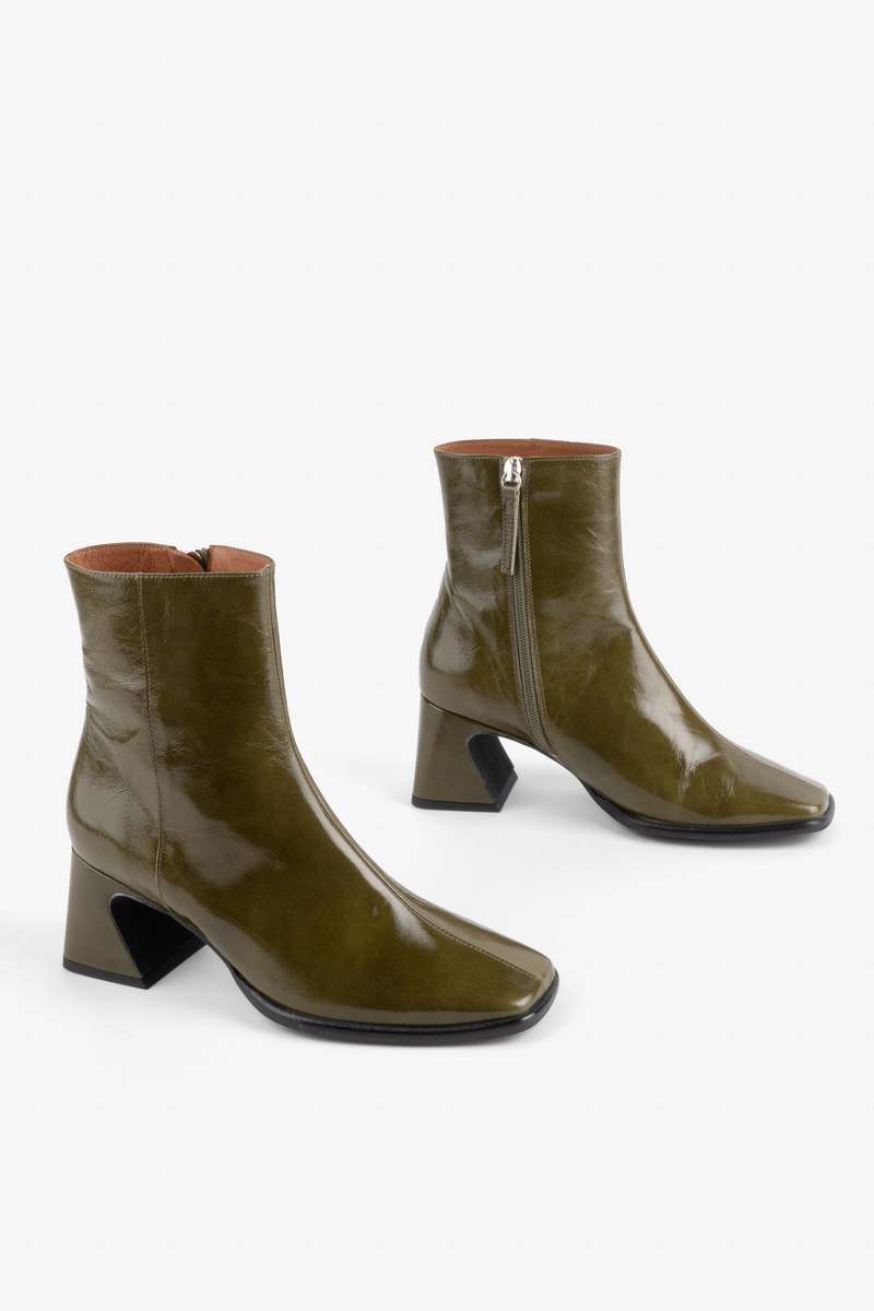 "INTENTIONALLY __________." TAFFY PATENT LEATHER HEELED BOOT - OLIVE/WHISKEY/BLACK "INTENTIONALLY __________." TAFFY PATENT LEATHER HEELED BOOT - OLIVE/WHISKEY/BLACK