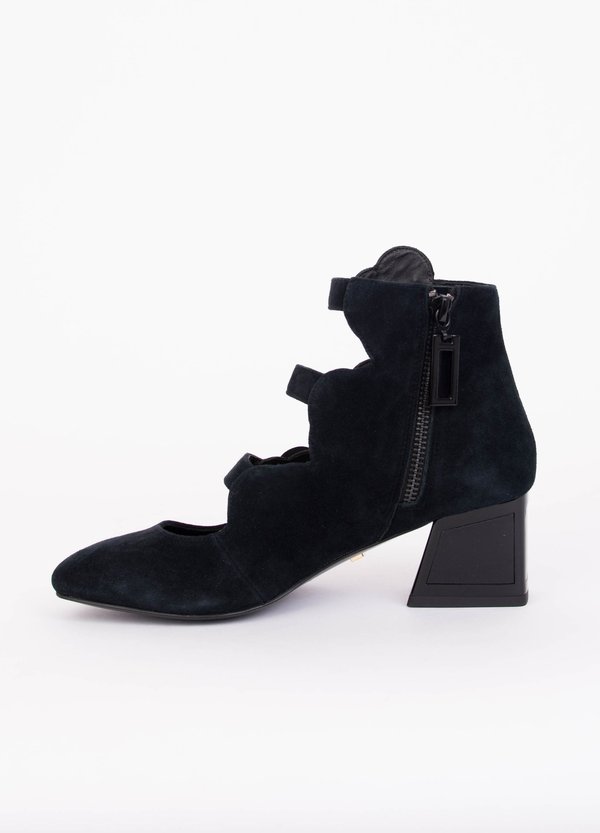 Kat Maconie Una Kat Maconie Una