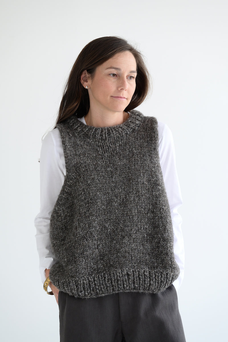 【ALBUM DI FAMIGLIA】 KNITTED VEST Album di Famiglia Handknit Vest - Pepper | Garmentory