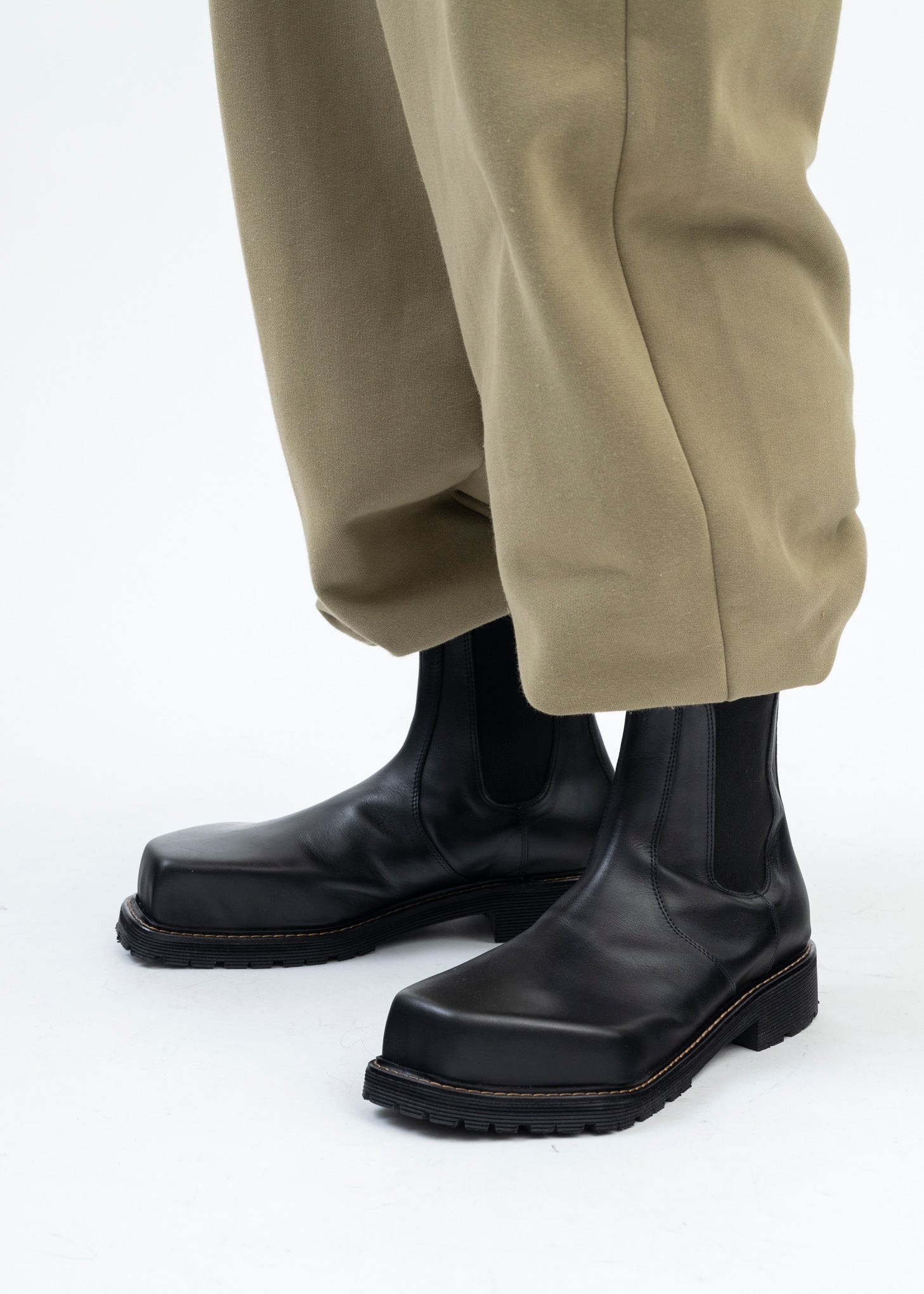 靴 magliano monster chelsea boots Magliano MANIFESTAZIONE MONSTER BOOTS - black | Garmentory