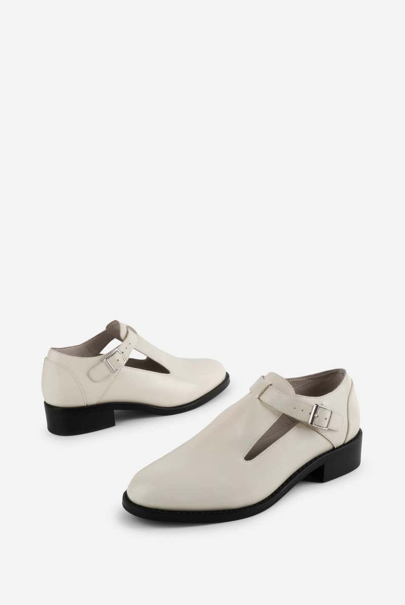 "INTENTIONALLY __________." FRANKIE MARY JANE - Black/Cream