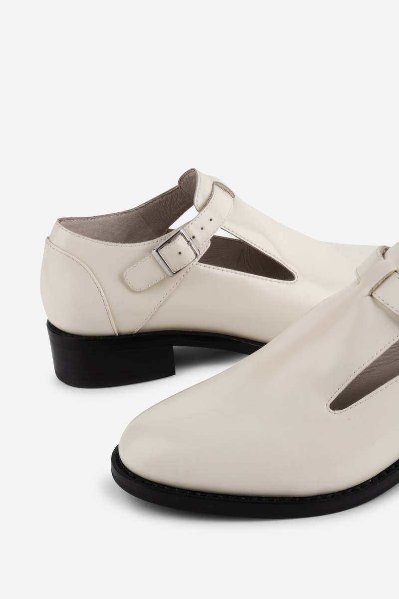 "INTENTIONALLY __________." FRANKIE MARY JANE - Black/Cream