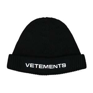 VETEMENTS ビーニー Vetements Logo Beanie - Black | Garmentory