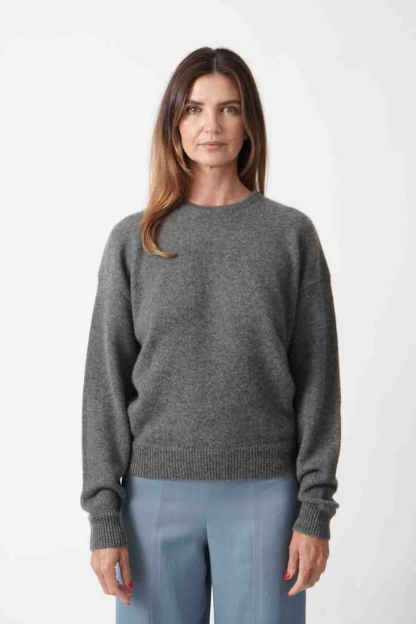 deresデレス　18th Artémis sweater ダークグレーニット demylee Artemis Sweater | Garmentory