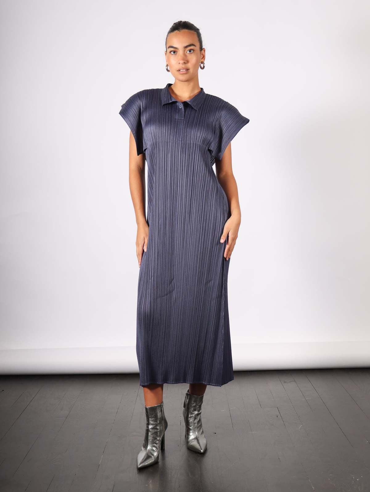 PLEATS PLEASE ISSEY MIYAKE◆24AW/MONTHLY COLORS:AUGUST/GRAYISH NAVY/カーディガン/PP43JO123// MONTHLY COLORS : AUGUST Dress Greyish Navy – ISSEY MIYAKE EU
