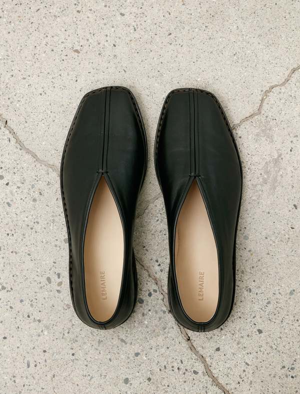 Lemaire Flat Piped Slippers - Black | Garmentory