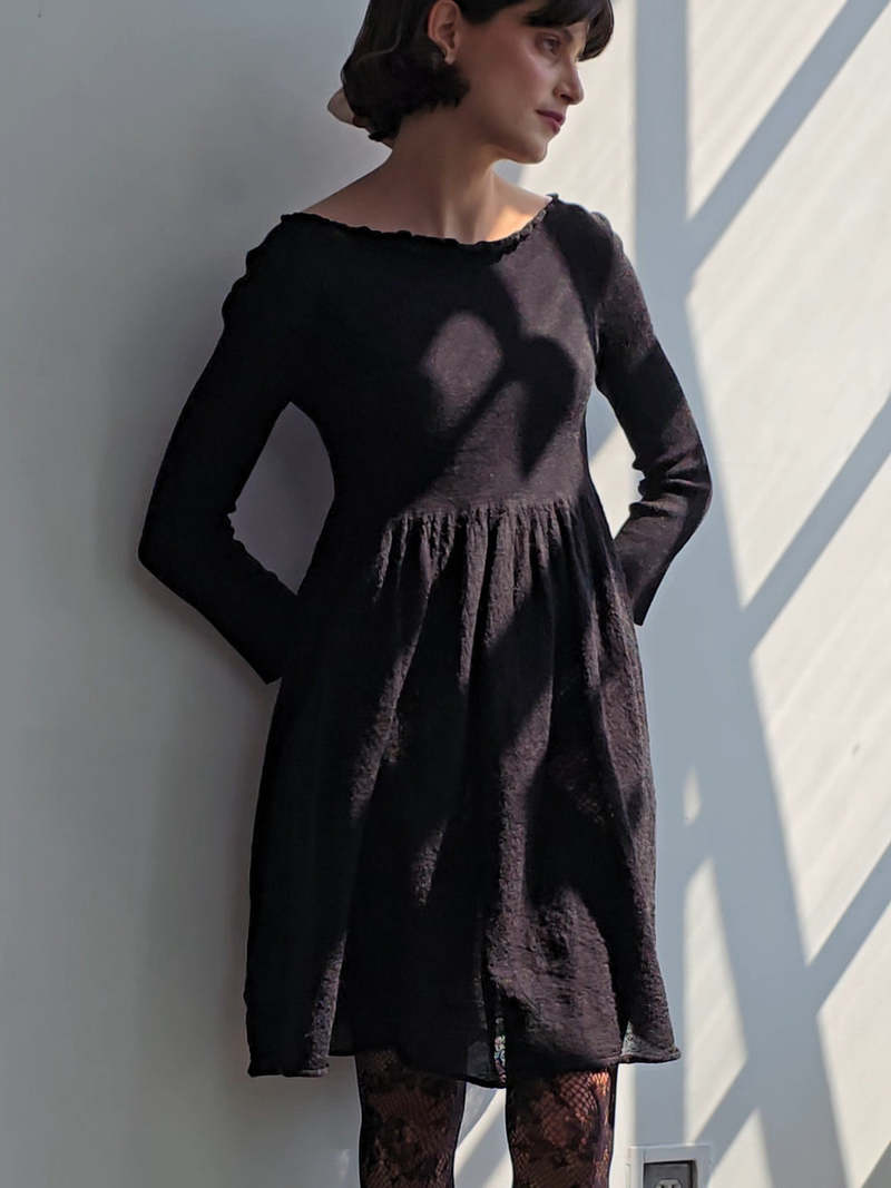 ワンピース MIU MIU Black Stretch Wool Dress Hailey Bieber's Miu Miu Stretch Boucle Black Mini Dress
