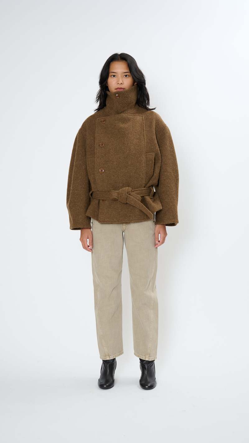 コート LEMAIRE Short asymmetrical bathrobe coat Short Asymmetrical Bathrobe Coat in Brown | Garmentory
