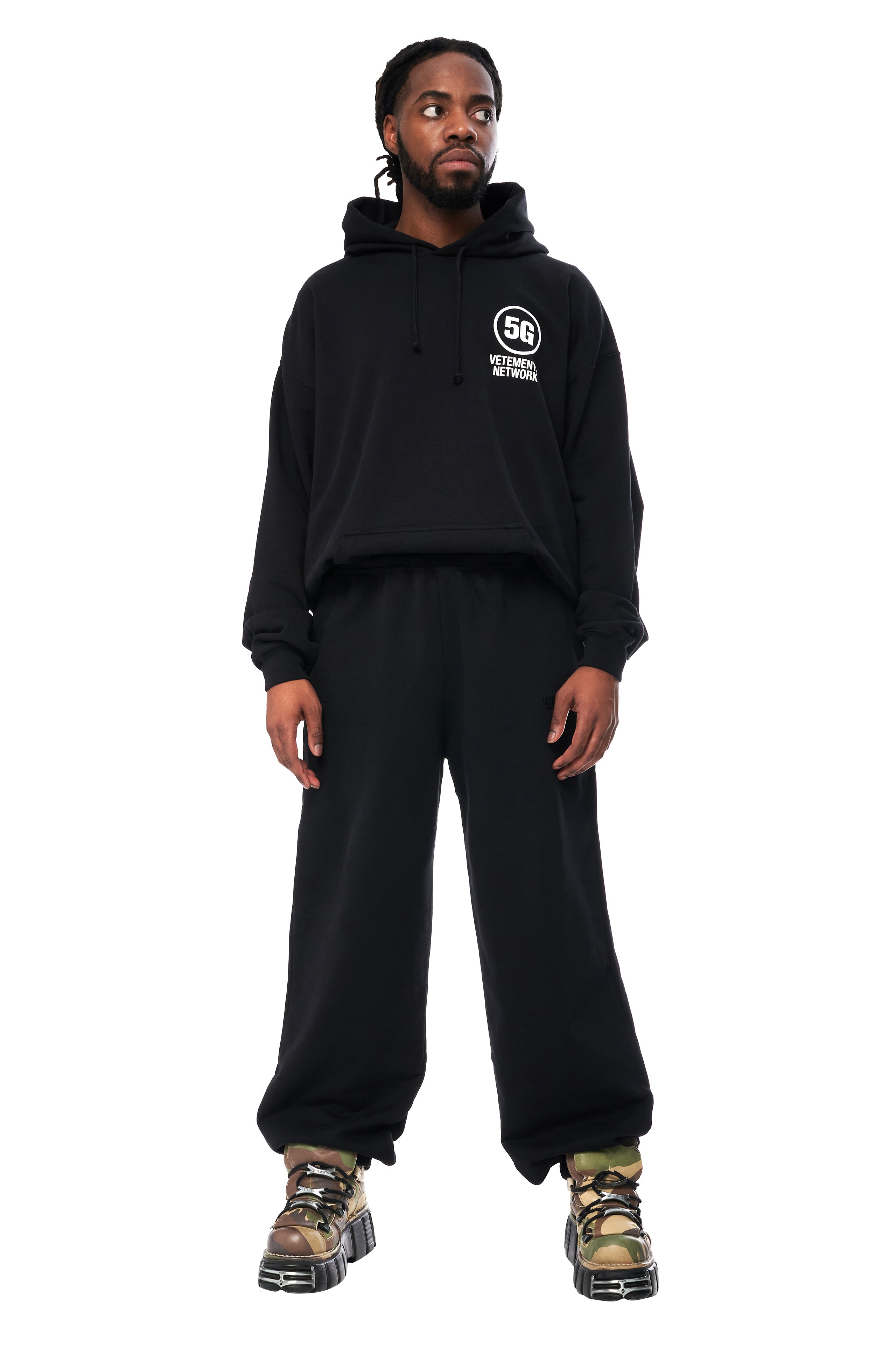 ボトムスその他 VETEMENTS SS25 'Oval Logo' joggers (WA66SP600H HOTPINK) VETEMENTS 'oval Logo' Joggers | italist
