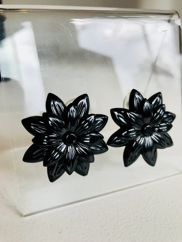 Vintage Black Flower Studs Vintage Black Flower Studs