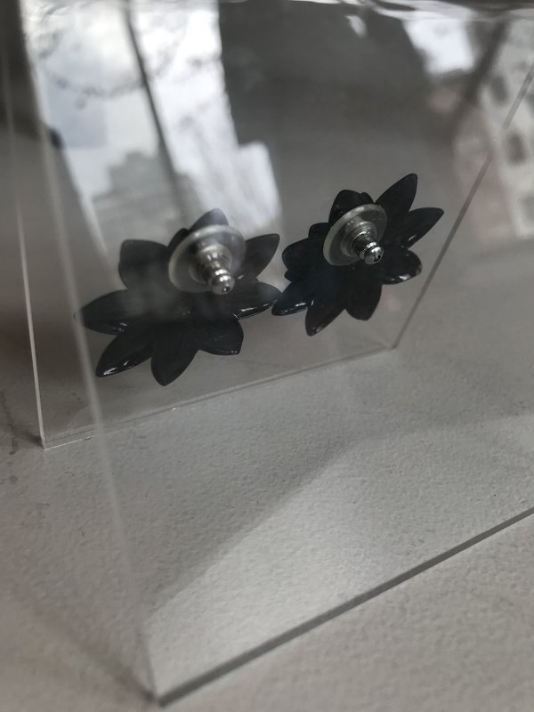 Vintage Black Flower Studs Vintage Black Flower Studs