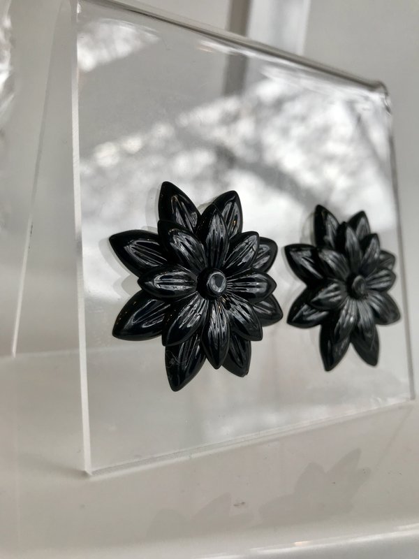 Vintage Black Flower Studs Vintage Black Flower Studs