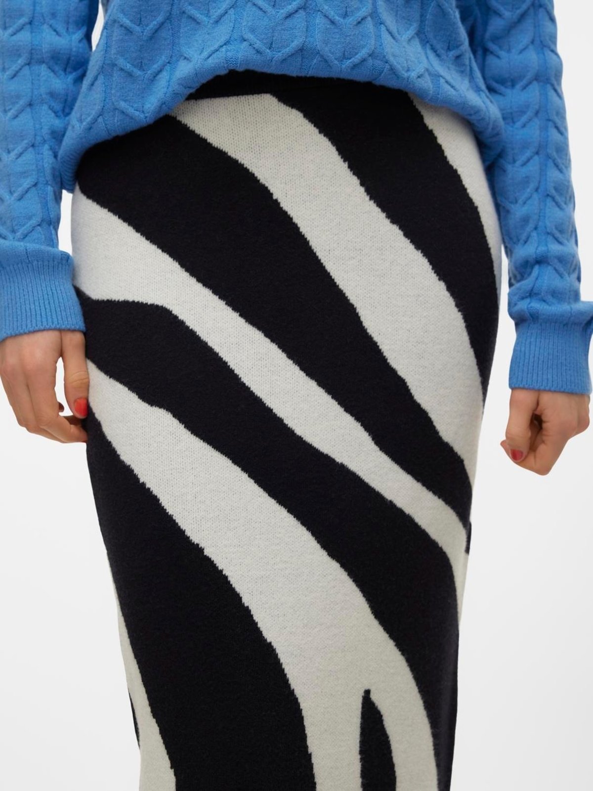 CHANCE & FATE NANCY KNITTED SKIRT - BLACK/WHITE - Image 3 of 6