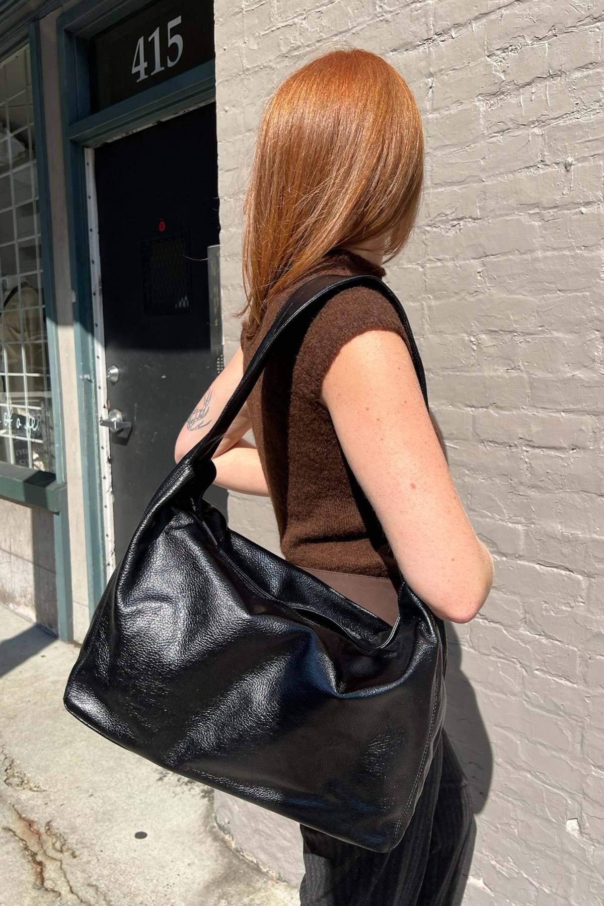PHILANA-Black shopping bag with multiposition handles
