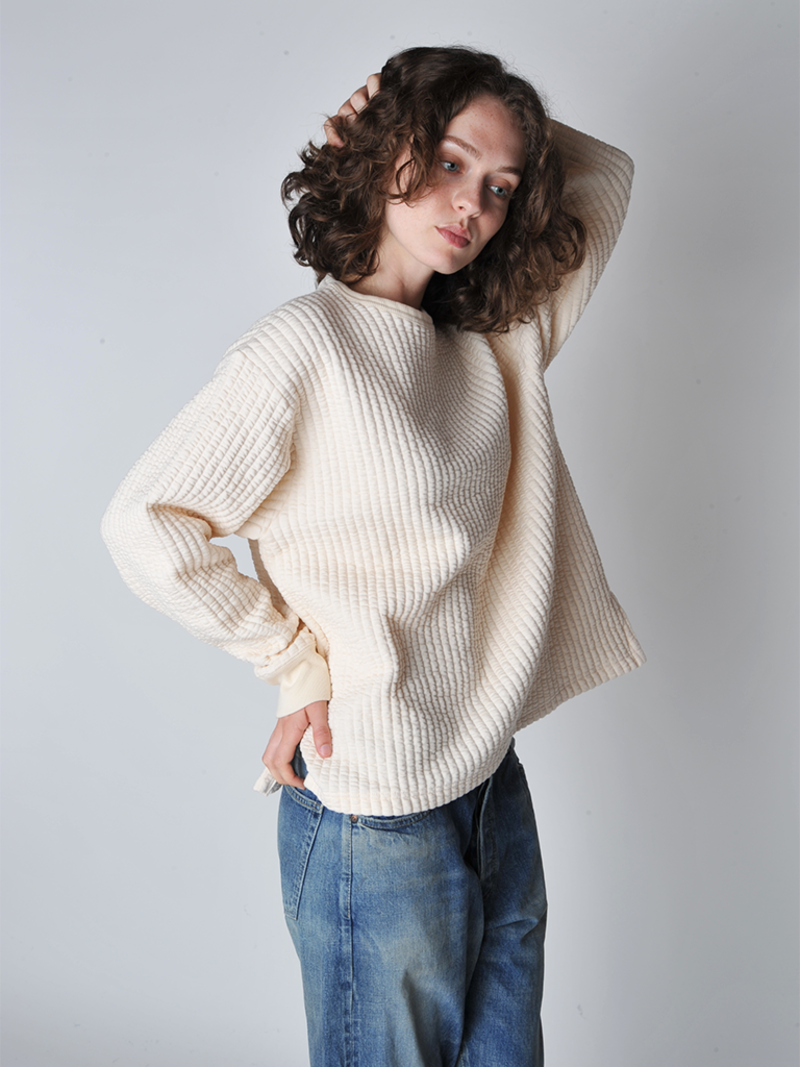 chimala（チマラ）| QUILTED CREWNECK TOP