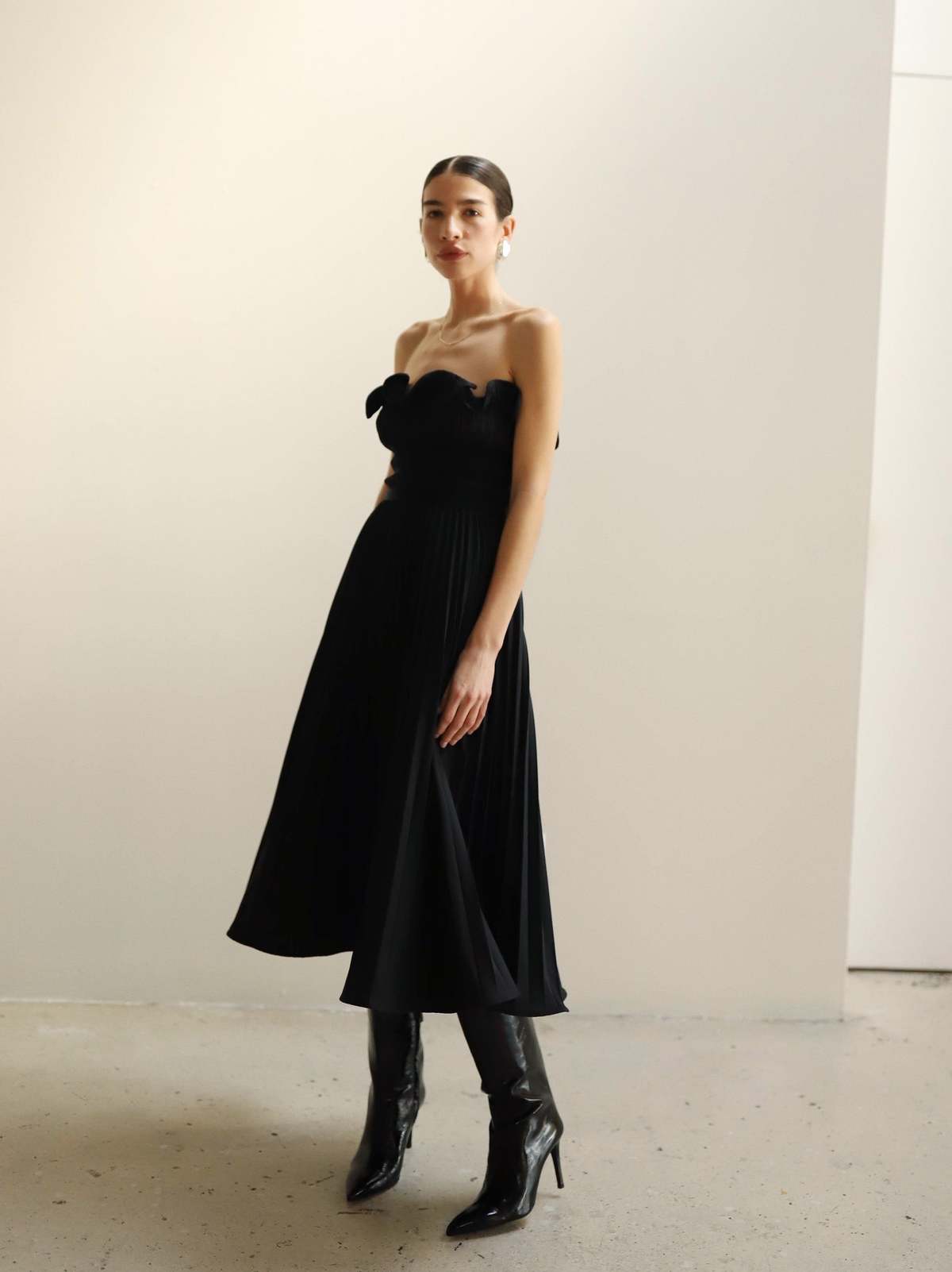 moon river ruffle midi dress Moon River Tiered Ruffle Midi Dress