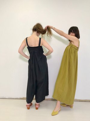 Black Crane Wide Pleated Jumper Black Crane Wide Pleated Jumper