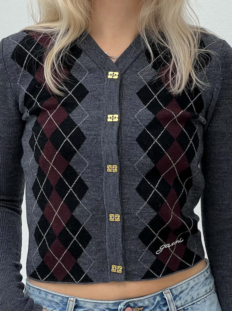 GANNI ガニー カーディガン Fine Merino Jacquard Cardigan K2284 レディース ロゴ アーガイル柄 ニット ウール Vネック 523/Frost-Gray 楽天市場】GANNI ガニー カーディガン トップス ARGYLE KNIT