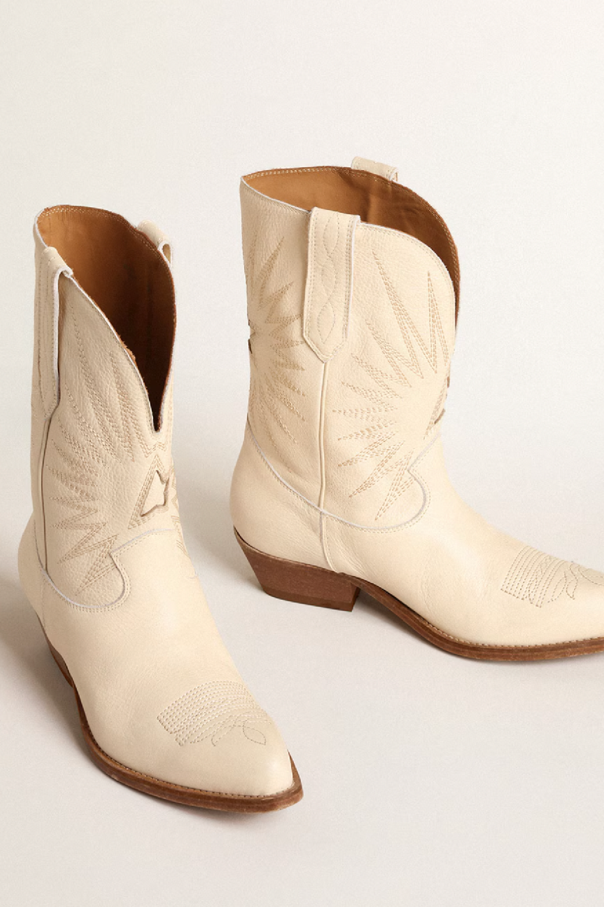 Golden Goose Wish Star Low Boot - Buttercream | Garmentory