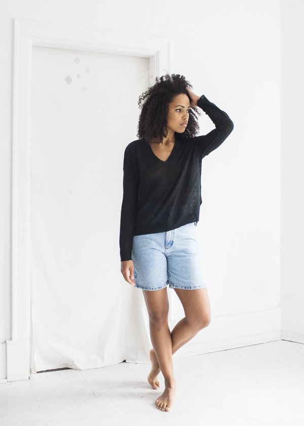 Line Knitwear Avery V-Neck - Caviar Line Knitwear Avery V-Neck - Caviar
