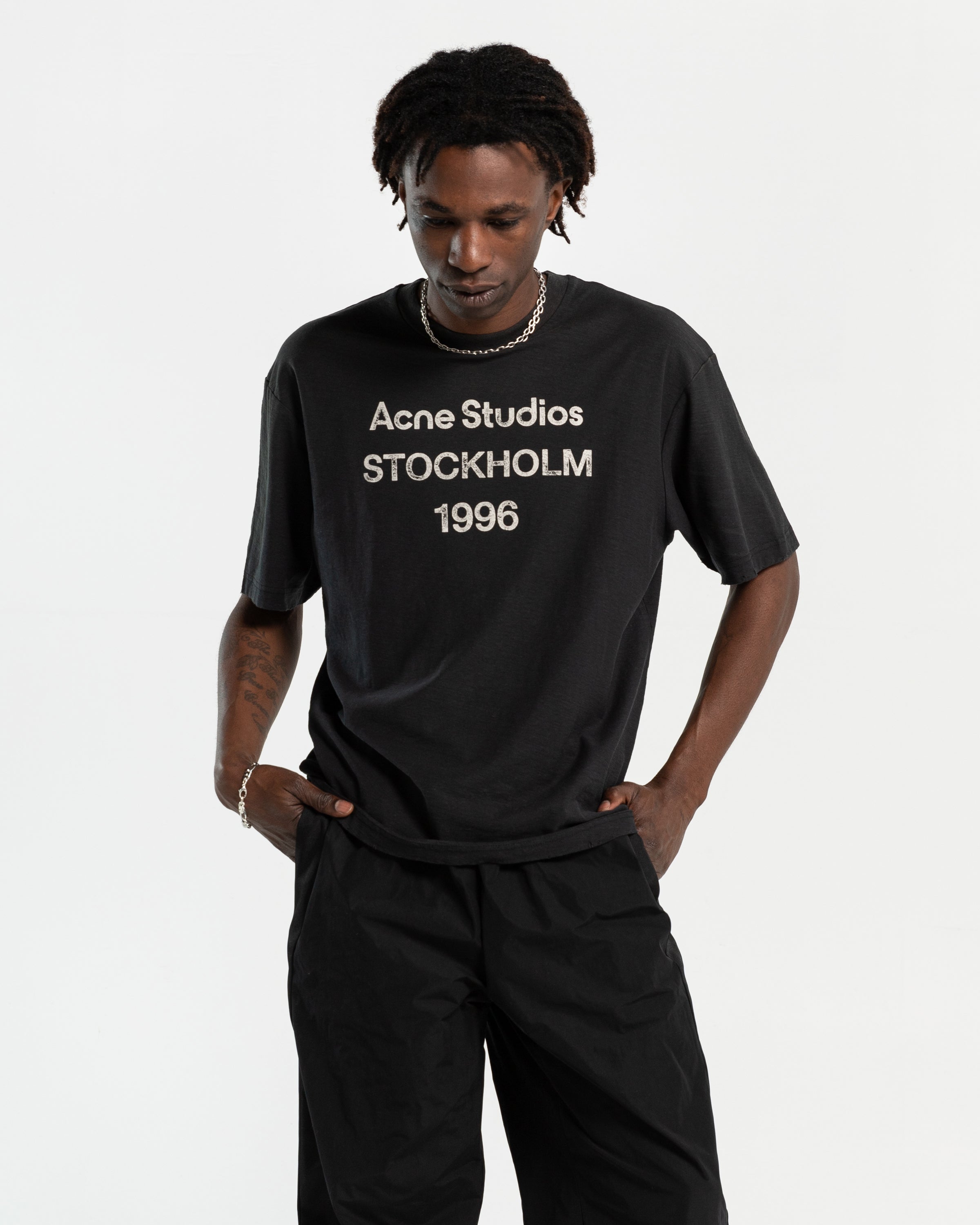 Tシャツ・カットソー Acne Studios Faded Black Cotton T-Shirt With Logo Acne Studios - Logo T-shirt - Faded black