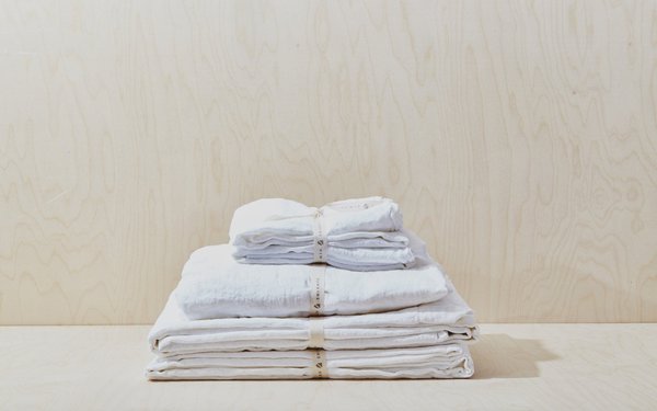 Hawkins NY Linen Flat Sheet (Queen) - White Hawkins NY Linen Flat Sheet (Queen) - White