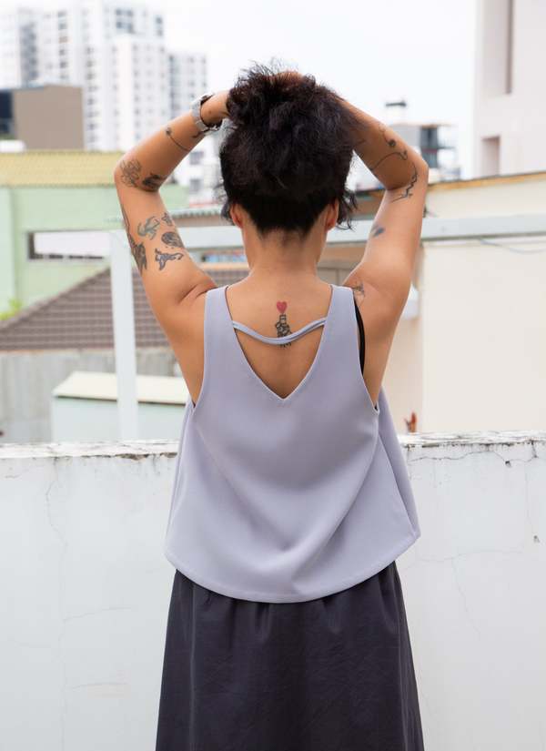 KAAREM Fennel Sleeveless Back V Cropped Top - Taro KAAREM Fennel Sleeveless Back V Cropped Top - Taro