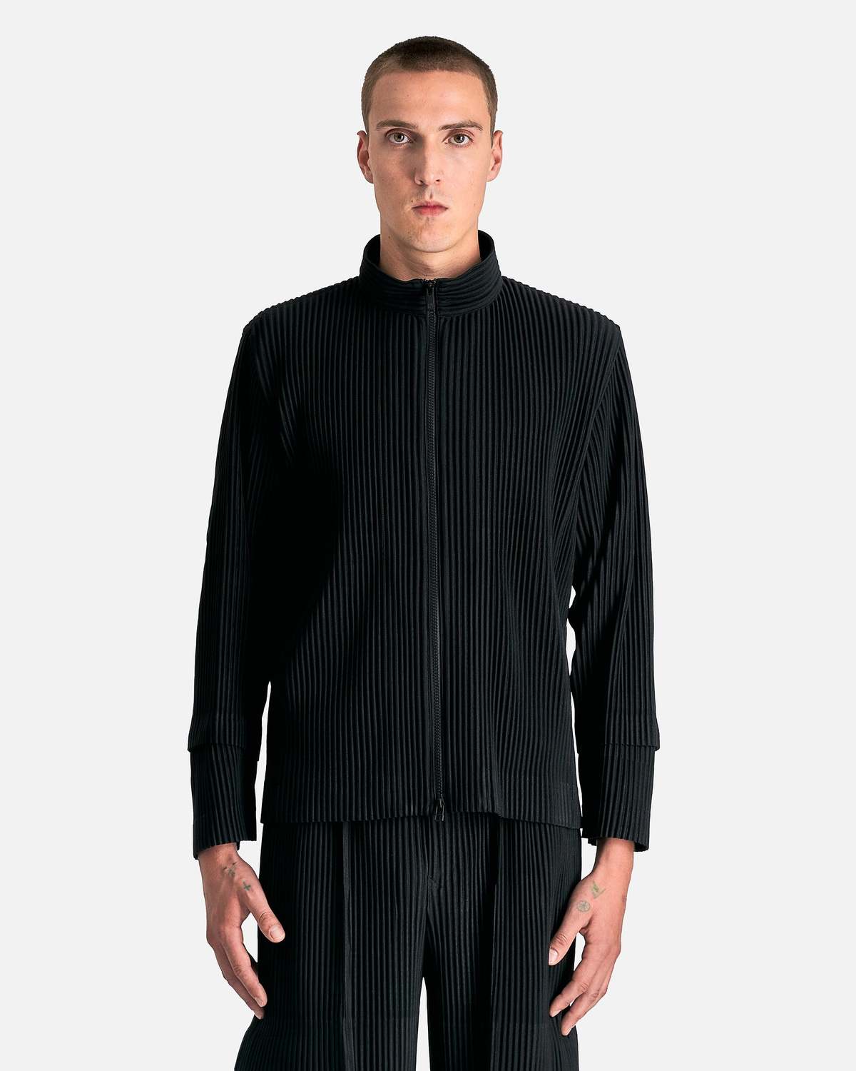 homme plisse issey miyake cargo 黒 3 HOMME PLISSE ISSEY MIYAKE Cargo Jacket - Black/Black | Garmentory