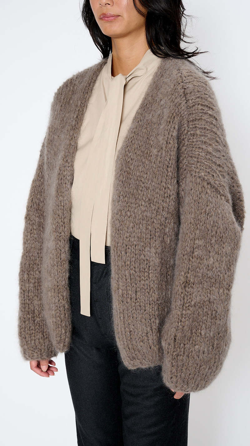 【CASEY CASEY / ケイシー・ケイシー】 SHORT CARDIGAN Short-Mohair-Cardigan-in-Khaki